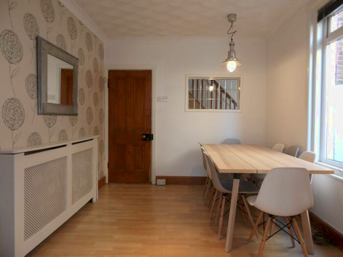 2 Bedroom House To Rent In Tennyson Road, Portsmouth, PO2