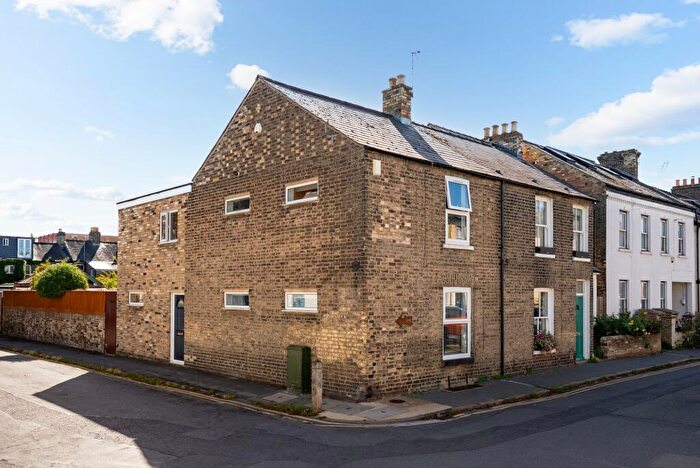 3 Bedroom End Of Terrace House For Sale In Gwydir Street, Cambridge, CB1