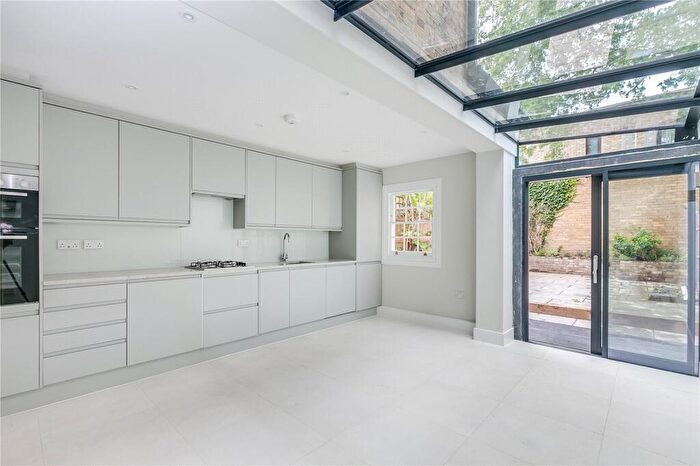 3 Bedroom Terraced House To Rent In Walcot Square, London, SE11