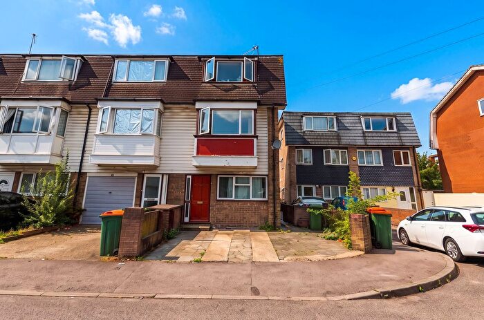 4 Bedroom End Of Terrace House For Sale In Atkinson Road, Royal Docks, London, E16