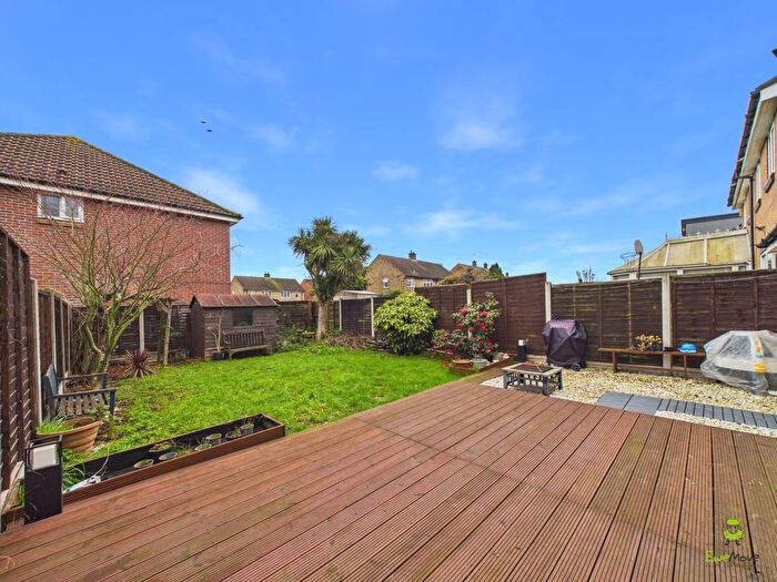 3 Bedroom Semi Detached House For Sale In Slade Green Road, Erith, DA8