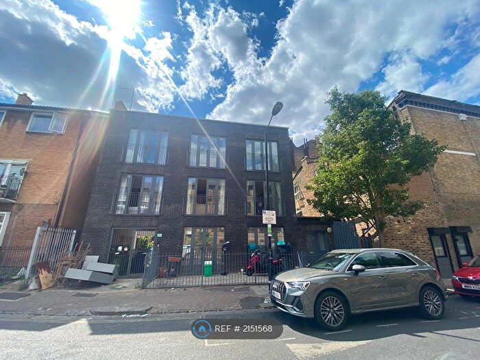 2 Bedroom Flat To Rent In Shenley Road, London, SE5