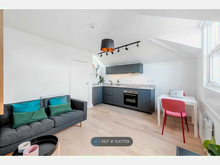 1 Bedroom Flat To Rent In South End Road, London, CR0