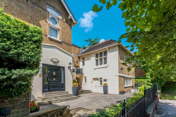 Studio To Rent In Frognal, Hampstead, London, NW3