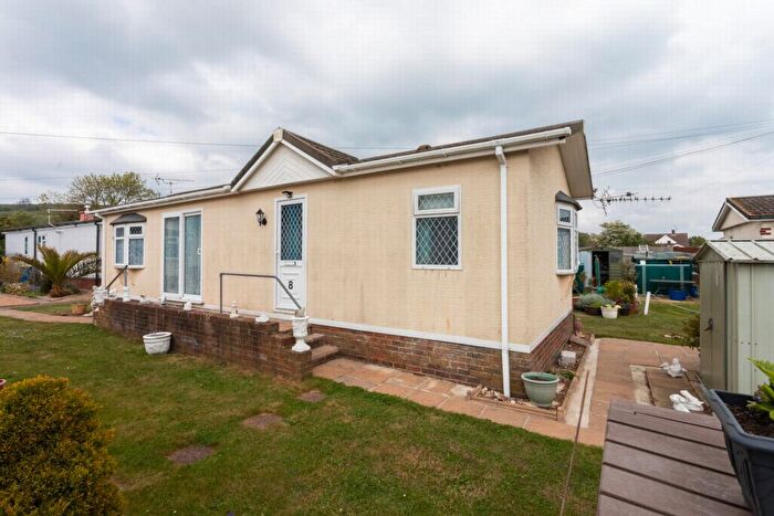 2 Bedroom Park Home For Sale In Prince Of Wales Residential Park, Hythe, CT21