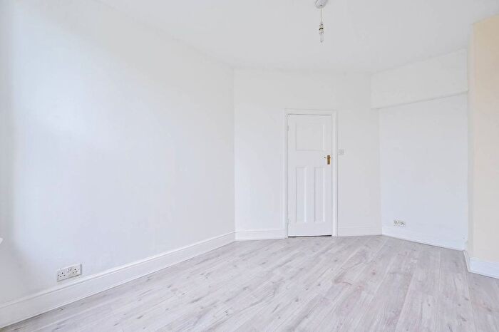 6 Bedroom Property To Rent In Belmont Hill, Lewisham, London, SE13