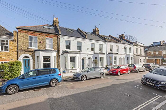 3 Bedroom House For Sale In St. Hildas Road, Hammersmith, SW13