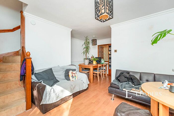 2 Bedroom End Of Terrace House To Rent In Larkspur Close, CH4