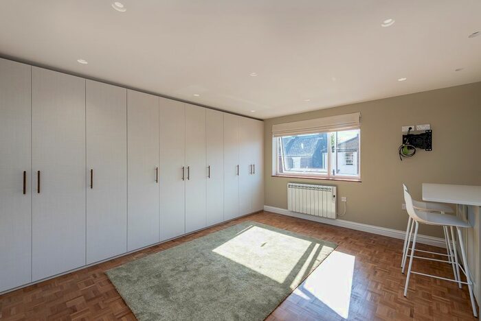 Studio To Rent In Cravells Road, Harpenden, AL5