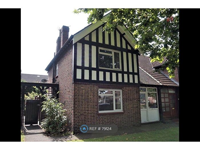 4 Bedroom Semi Detached House To Rent In Westhorne Avenue, London, SE9