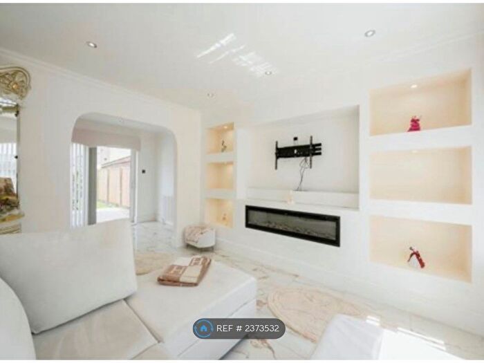 3 Bedroom Detached House To Rent In Brecks Lane, Kirk Sandall, Doncaster, DN3