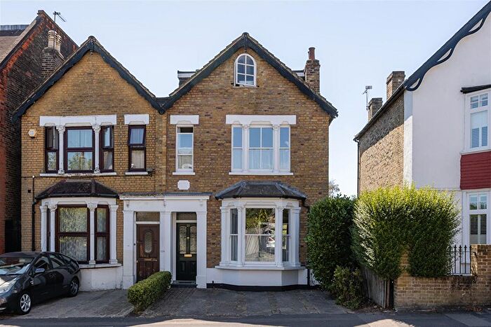 4 Bedroom Property For Sale In Chelmsford Road, South Woodford, E18