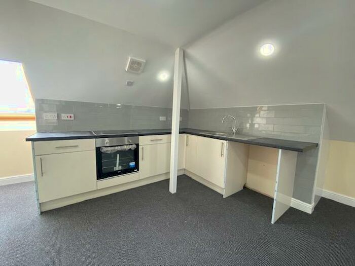 1 Bedroom Apartment To Rent In Narborough Road, Leicester, LE3