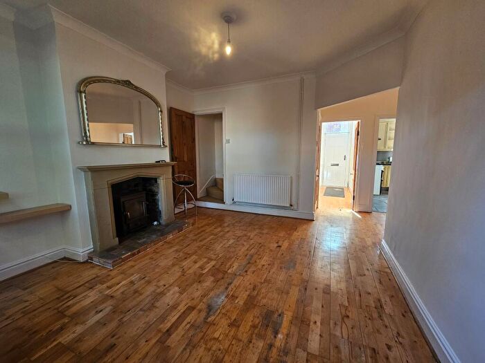 3 Bedroom End Of Terrace House To Rent In Highfield Grove, West Bridgford, NG2