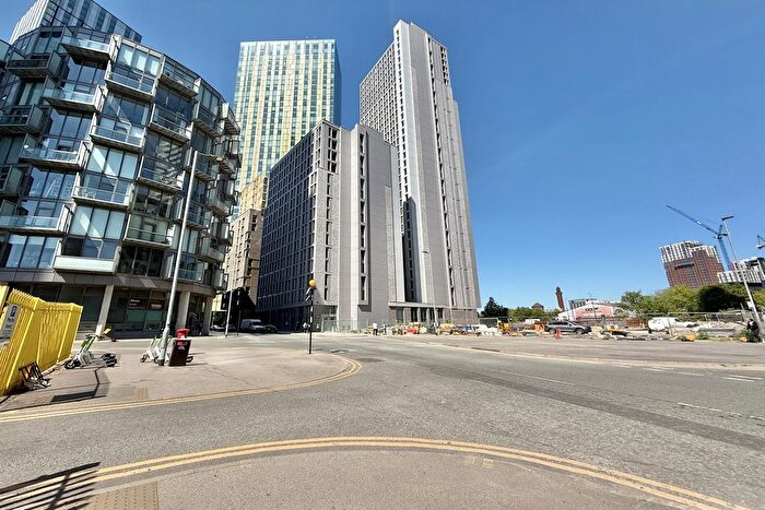 2 Bedroom Flat To Rent In Greengate, Salford, M3