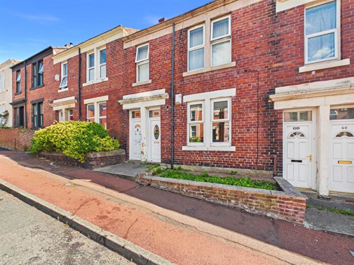 2 Bedroom Flat For Sale In Rayleigh Grove, Gateshead, NE8