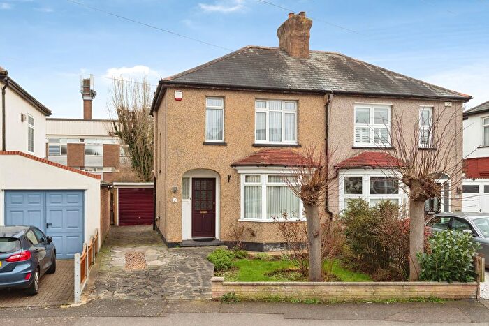 3 Bedroom Semi Detached House For Sale In Argyle Gardens, Upminster, RM14