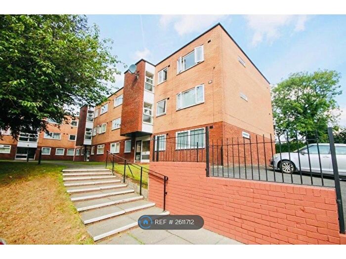 2 Bedroom Flat To Rent In Claremont Road, Salford, M6