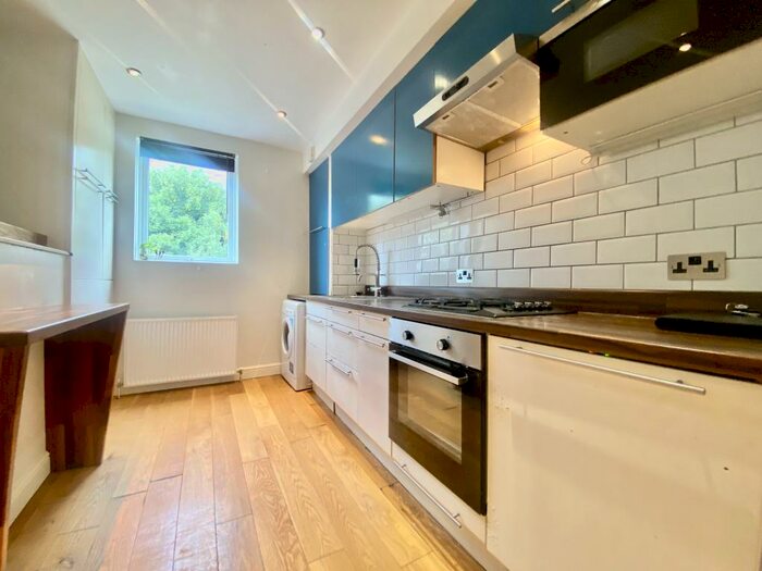 2 Bedroom Apartment To Rent In Winchester Road, Southampton, SO16