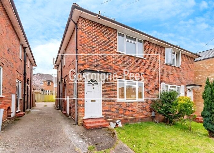 1 Bedroom Maisonette To Rent In Wolsey Grove, Esher, KT10