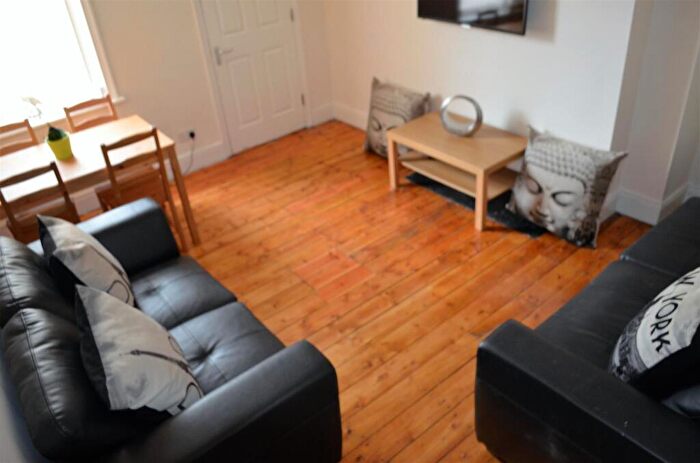 5 Bedroom Maisonette To Rent In Simonside Terrace, Heaton, NE6