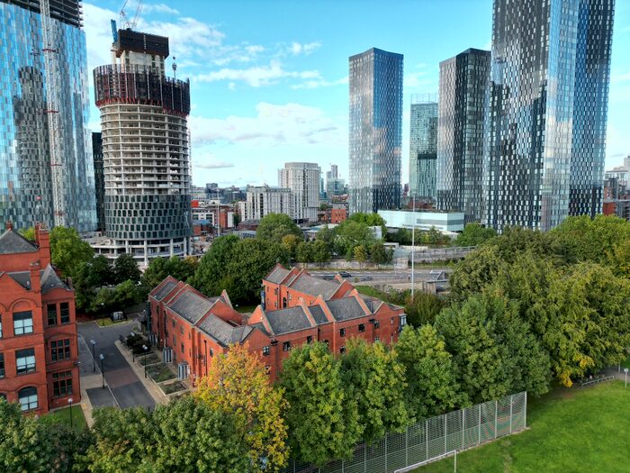 2 Bedroom Flat To Rent In Jackson Crescent, Manchester, Greater Manchester, M15