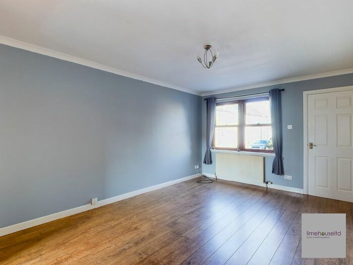 2 Bedroom Flat For Sale In North Back Road, Biggar, ML12