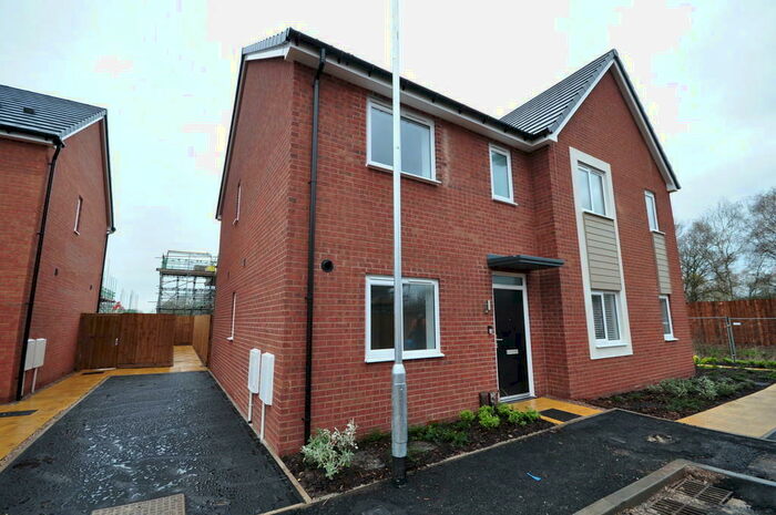 3 Bedroom Semi-Detached House To Rent In Mallard Close, Branston, Burton On Trent., DE14