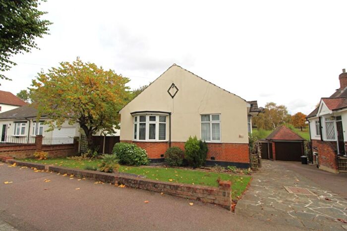 2 Bedroom Bungalow To Rent In Kingston Road, Romford, Essex, RM1