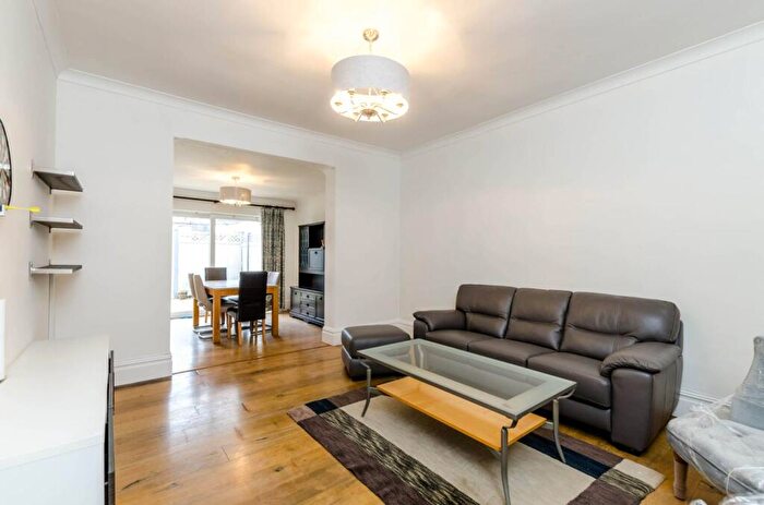 2 Bedroom Maisonette To Rent In Radnor Road, Harrow, HA1