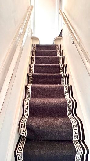 3 Bedroom Semi-Detached House To Rent In Hill House Road, Dartford, DA2