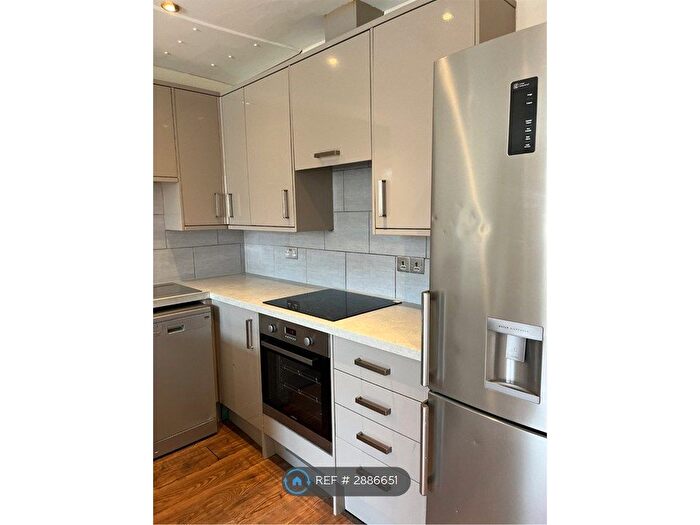1 Bedroom Flat To Rent In King St, Dukinfield, SK16