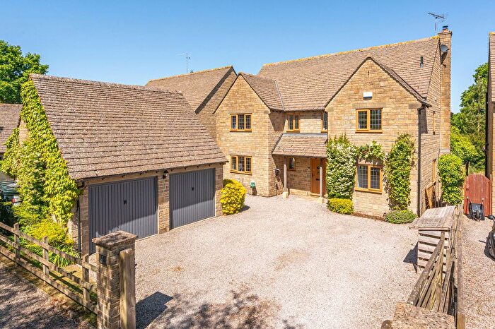 5 Bedroom Detached House For Sale In Copenacre, Upper Minety, SN16