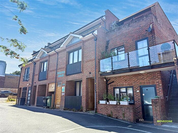 2 Bedroom Flat To Rent In Station Road, West Wickham, BR4