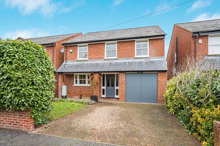 4 Bedroom Detached House For Sale In Heath Road, St. Albans, Hertfordshire, AL1