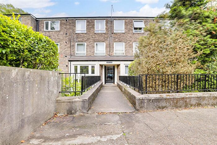 2 Bedroom Flat For Sale In Redcliffe Road, Mapperley Park, Nottinghamshire, NG3