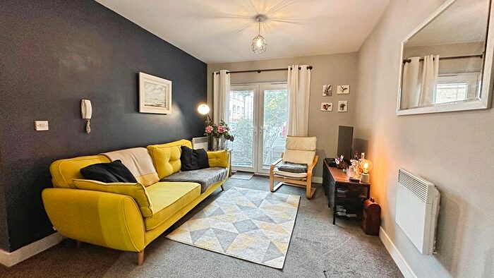 1 Bedroom Flat For Sale In Hollybrook Park, Bristol, BS15