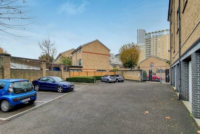 2 Bedroom Flat To Rent In Three Colt Street, Limehouse, London, E14