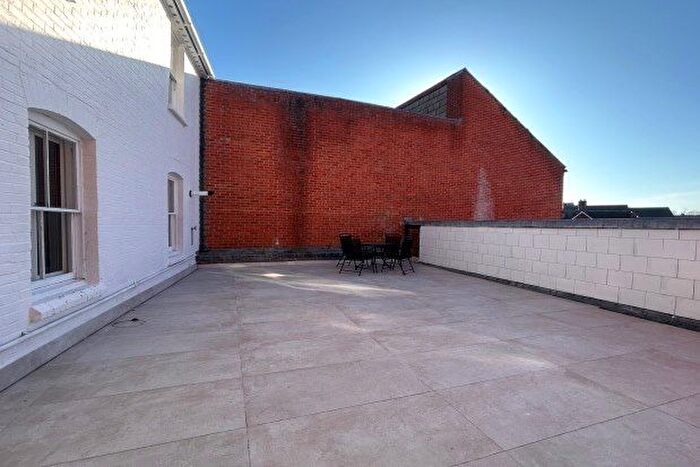 2 Bedroom Flat To Rent In Basingstoke, RG21