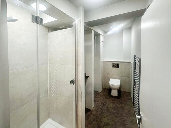 1 Bedroom Flat To Rent In Town Centre, GL5