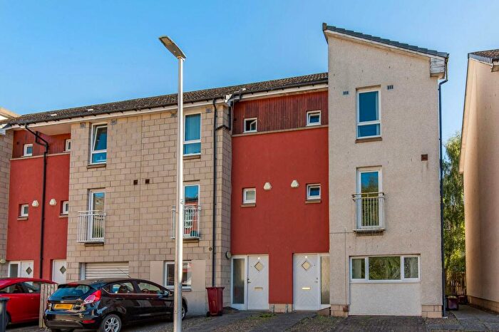 5 Bedroom Town House For Sale In Milnbank Gardens, Dundee, DD1