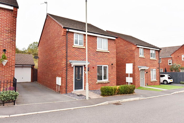 3 Bedroom Detached House For Sale In Kingswinford, Taper Close, DY6