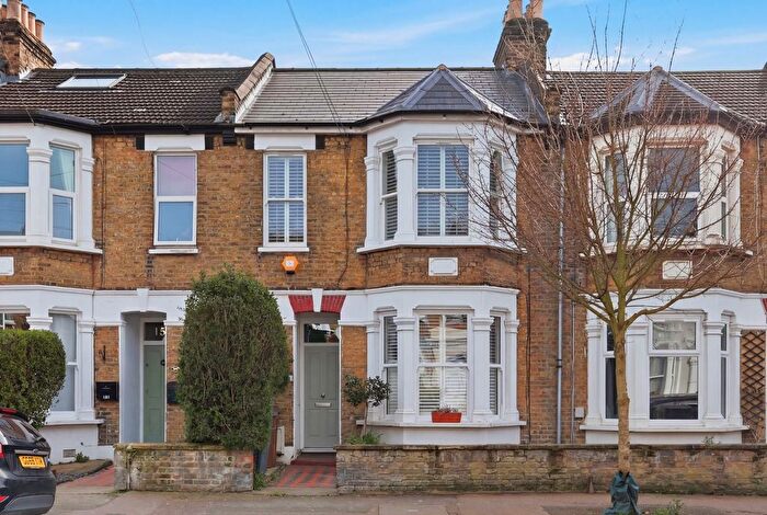 2 Bedroom Flat For Sale In Albert Road, Leyton, E10