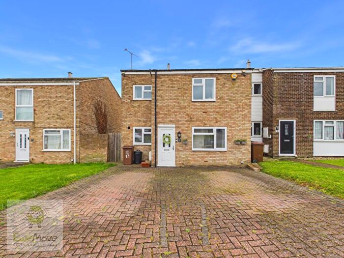 3 Bedroom Semi-Detached House For Sale In St. Matthews Way, Allhallows, Rochester, ME3