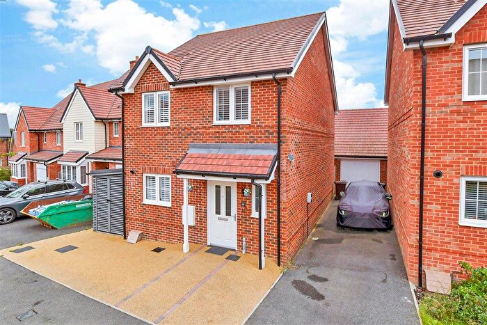 4 Bedroom Detached House For Sale In Lasius Drive, Coxheath, Maidstone, Kent, ME17