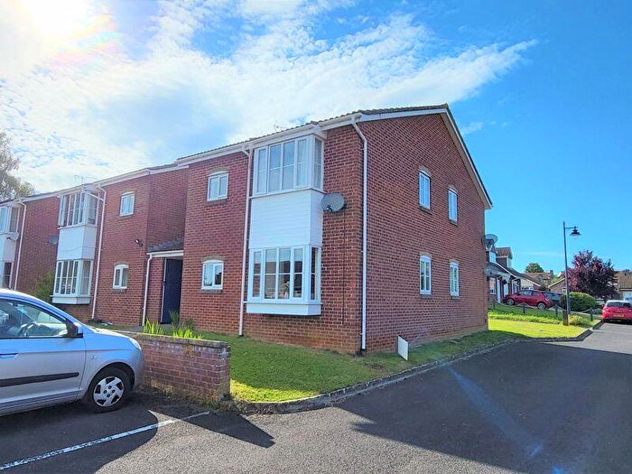 1 Bedroom Flat To Rent In Abbey Manor Park, BA21