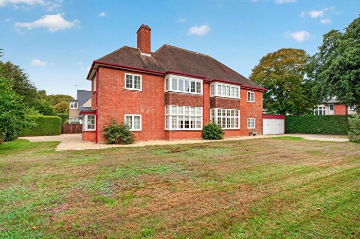 2 Bedroom Flat For Sale In Beechwood Avenue, Bournemouth, BH5