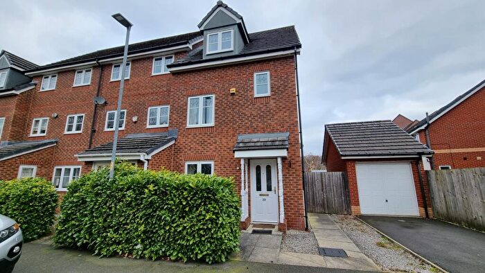 3 Bedroom Apartment To Rent In Lawnhurst Avenue, Wythenshawe, M23