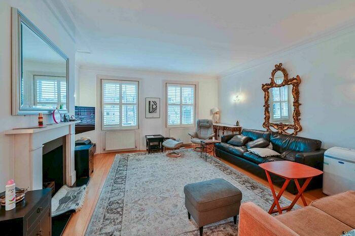 3 Bedroom Flat For Sale In Cumberland Mansions, Marylebone, London, W1H
