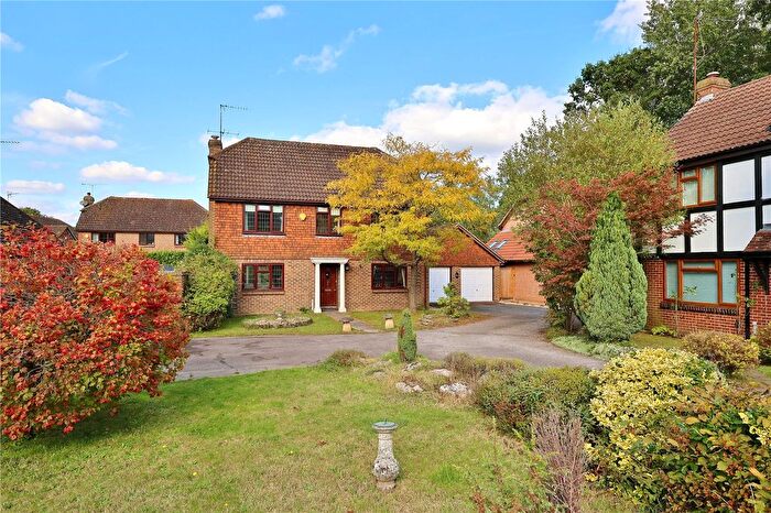4 Bedroom Detached House For Sale In Wexfenne Gardens, Pyrford, Woking, Surrey, GU22